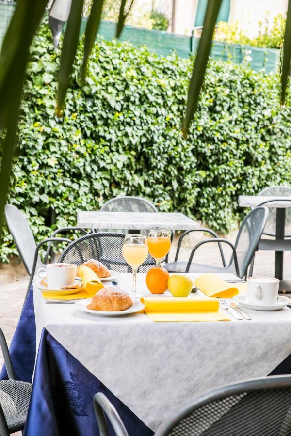 Hotel Raphael Montecatini Terme Exterior photo